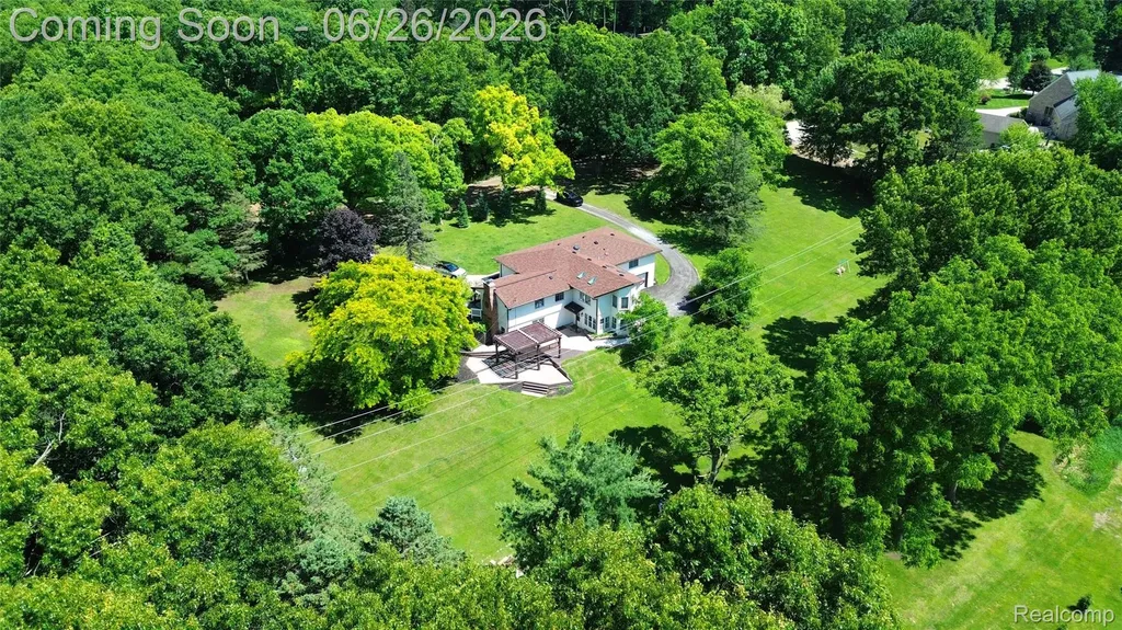 9497 Ellis Road Springfield Charter Township MI 48348