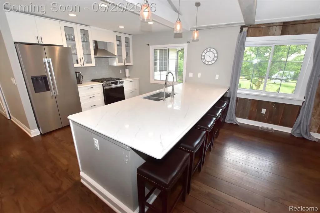 9497 Ellis Road Springfield Charter Township MI 48348