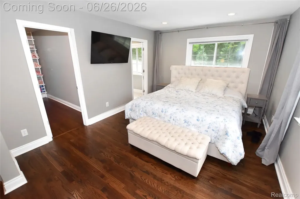 9497 Ellis Road Springfield Charter Township MI 48348