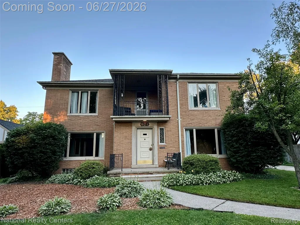 821 Pemberton Road Grosse Pointe Park City MI 48230