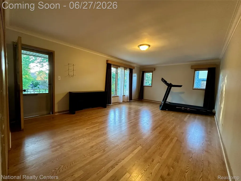 821 Pemberton Road Grosse Pointe Park City MI 48230