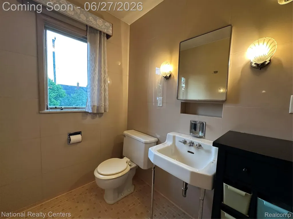 821 Pemberton Road Grosse Pointe Park City MI 48230