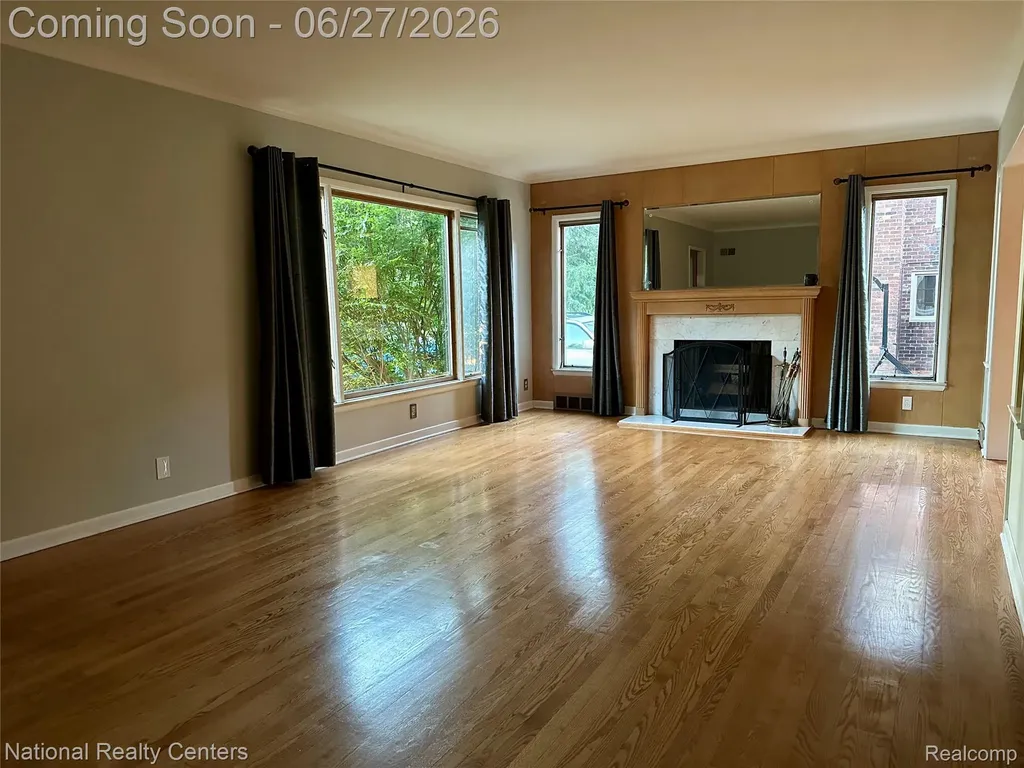 821 Pemberton Road Grosse Pointe Park City MI 48230