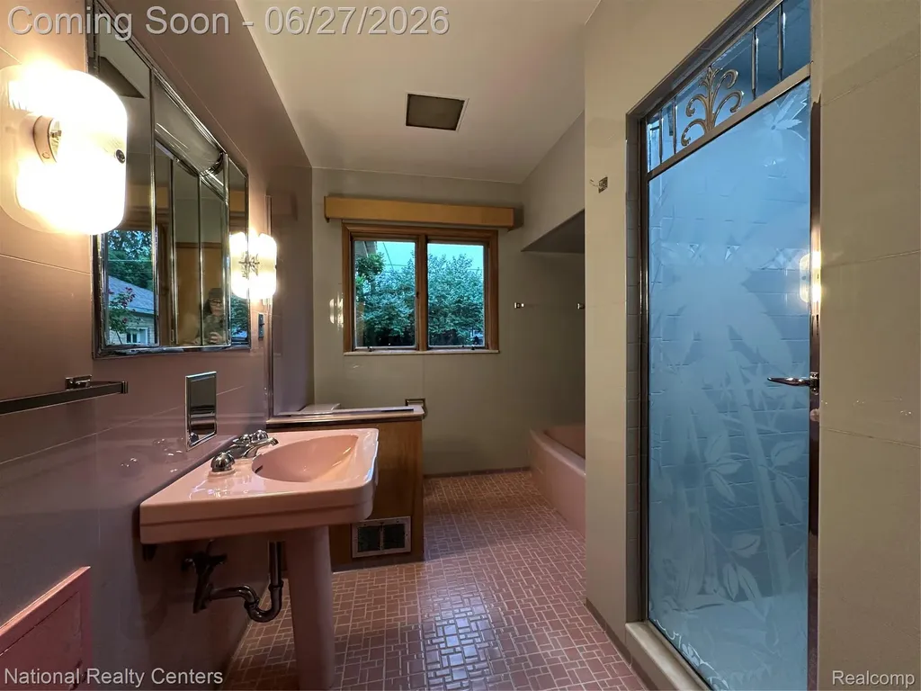 821 Pemberton Road Grosse Pointe Park City MI 48230
