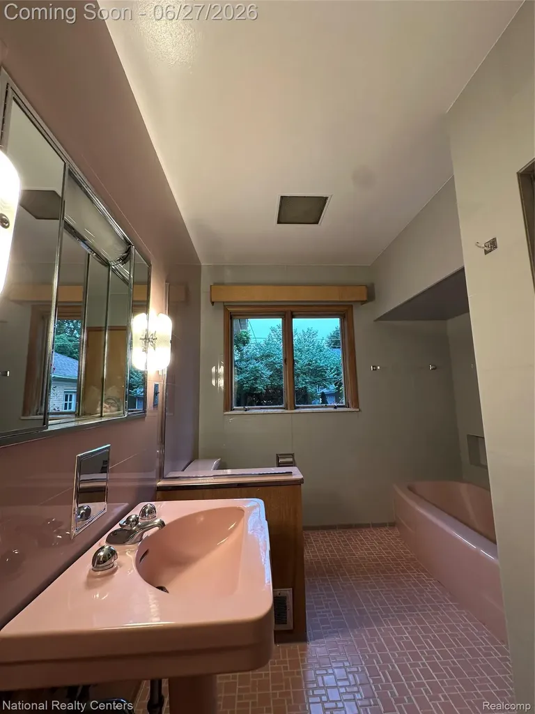 821 Pemberton Road Grosse Pointe Park City MI 48230