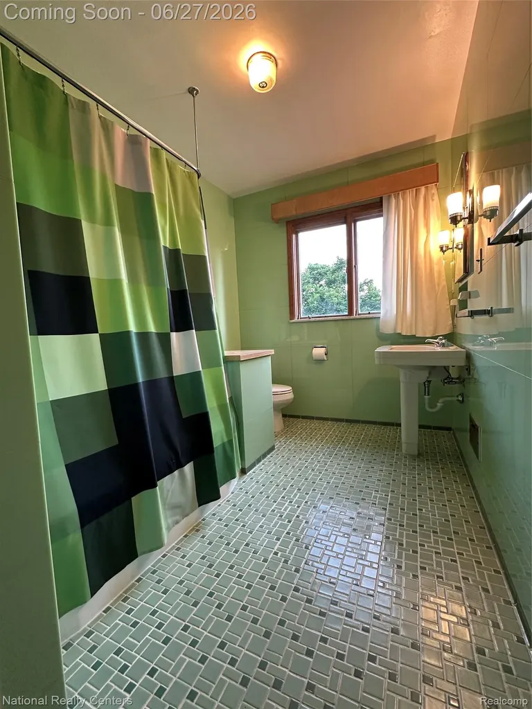 821 Pemberton Road Grosse Pointe Park City MI 48230