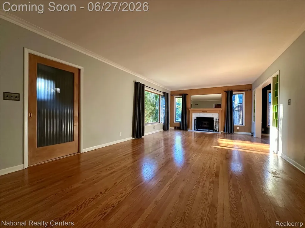 821 Pemberton Road Grosse Pointe Park City MI 48230