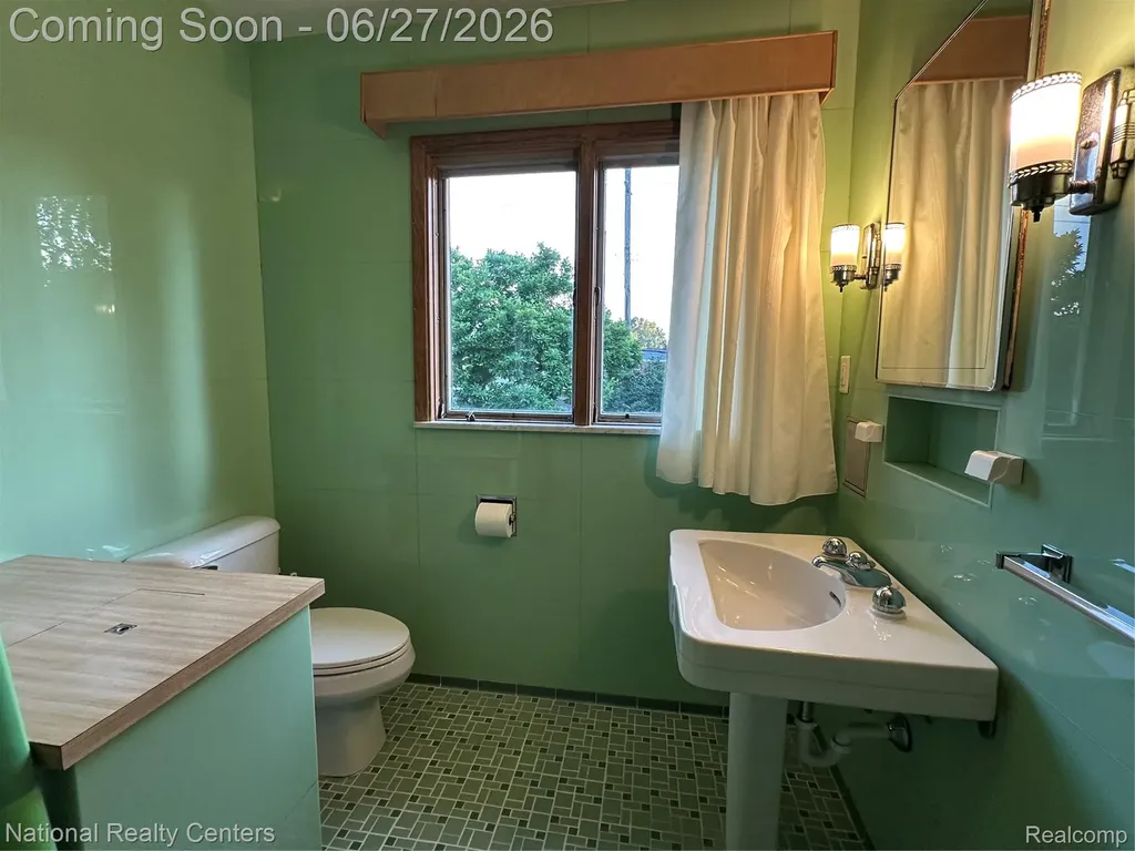 821 Pemberton Road Grosse Pointe Park City MI 48230