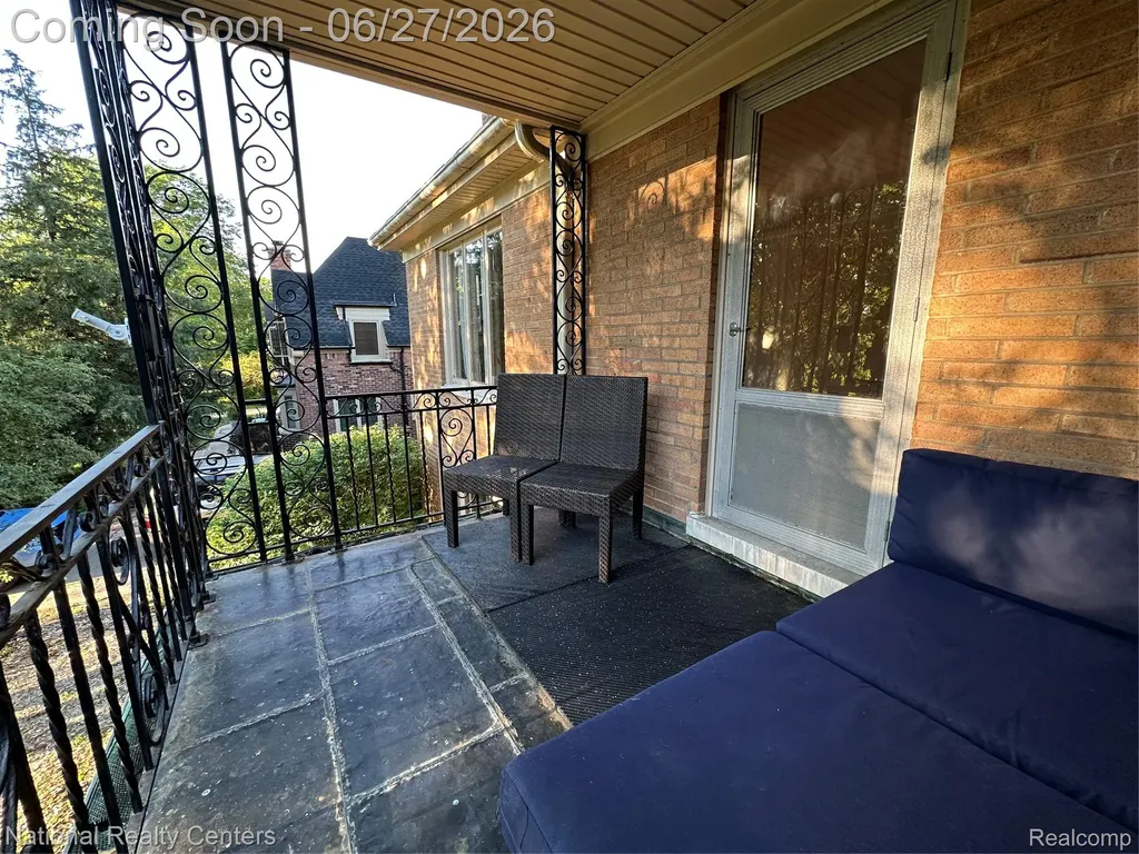 821 Pemberton Road Grosse Pointe Park City MI 48230