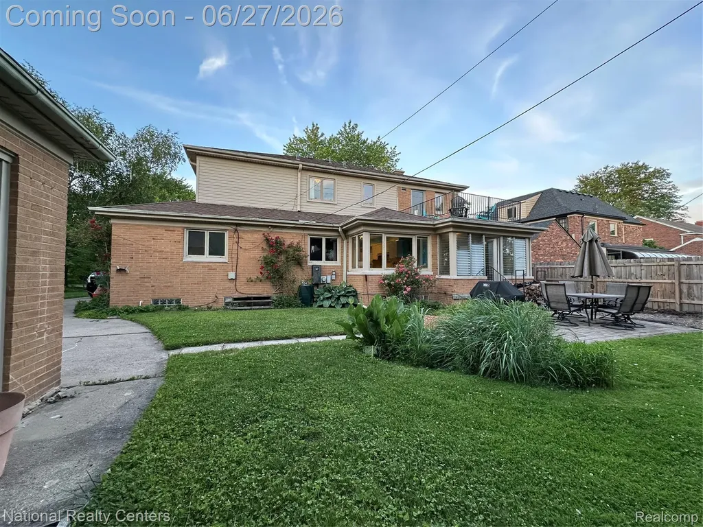 821 Pemberton Road Grosse Pointe Park City MI 48230