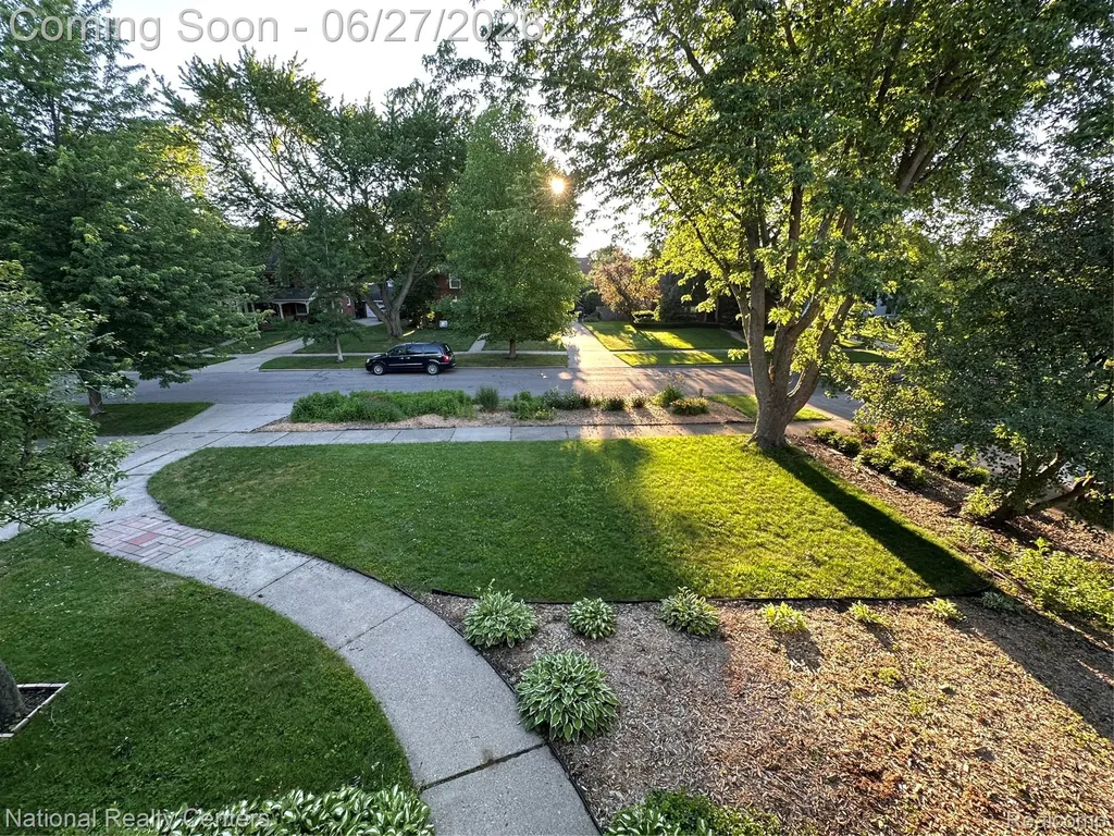 821 Pemberton Road Grosse Pointe Park City MI 48230