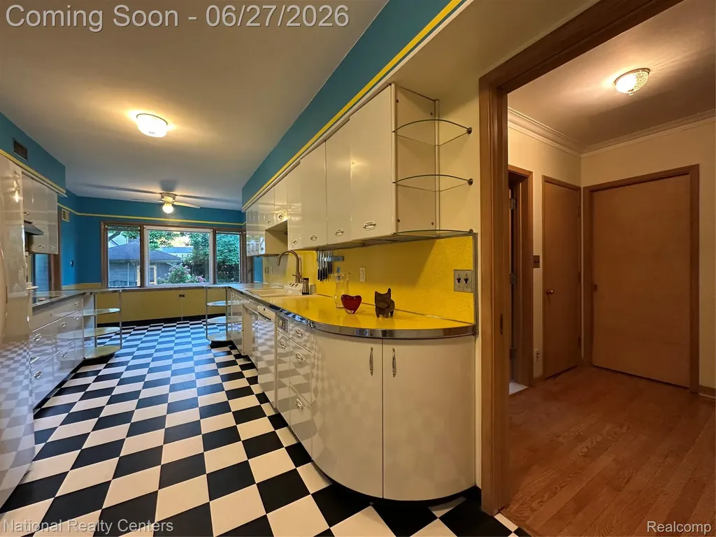 821 Pemberton Road Grosse Pointe Park City MI 48230