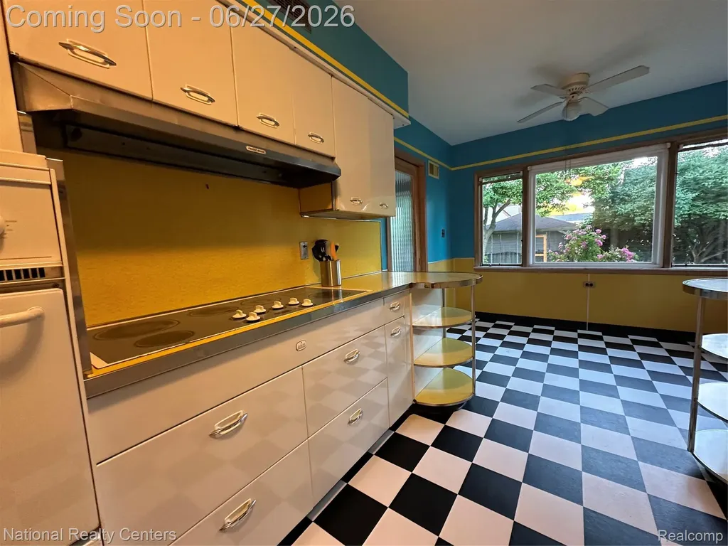 821 Pemberton Road Grosse Pointe Park City MI 48230