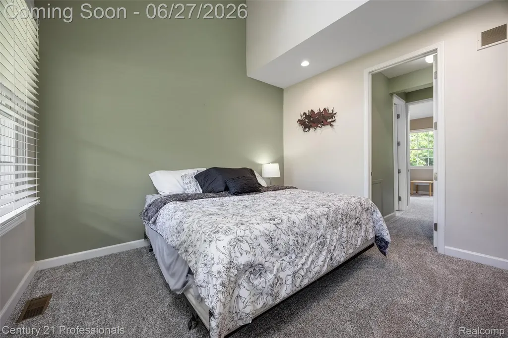 8928 Wild Iris Court Springfield Charter Township MI 48350