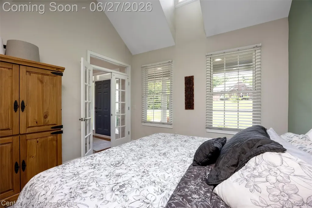 8928 Wild Iris Court Springfield Charter Township MI 48350