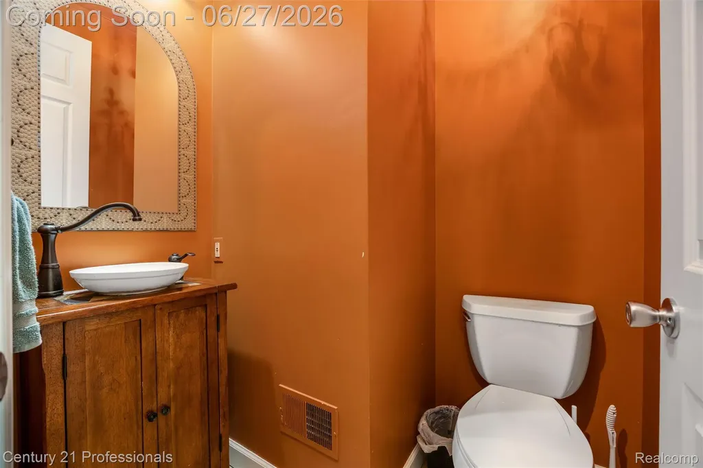 8928 Wild Iris Court Springfield Charter Township MI 48350