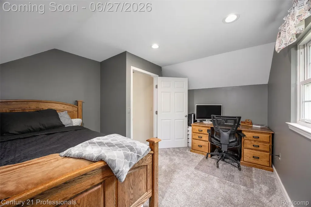 8928 Wild Iris Court Springfield Charter Township MI 48350