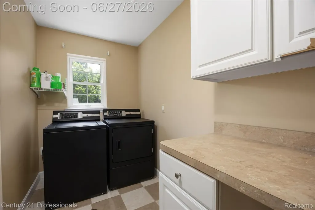 8928 Wild Iris Court Springfield Charter Township MI 48350