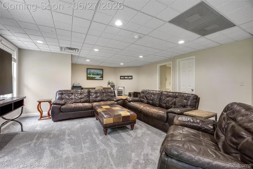 8928 Wild Iris Court Springfield Charter Township MI 48350