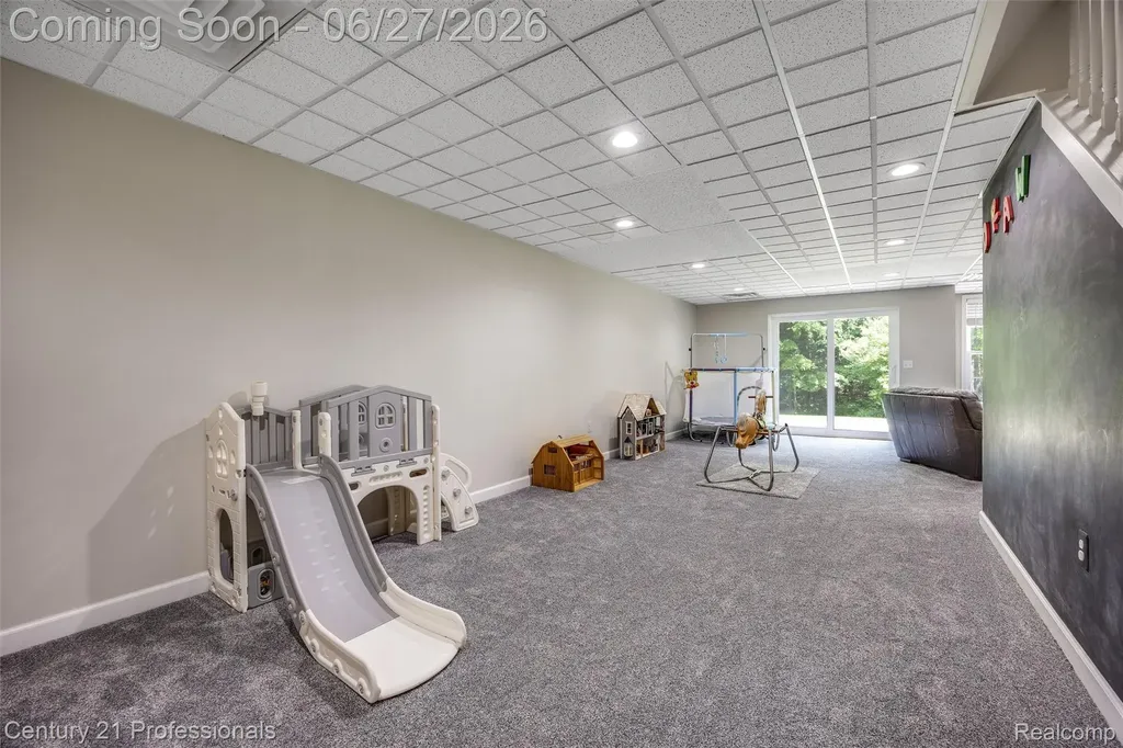 8928 Wild Iris Court Springfield Charter Township MI 48350