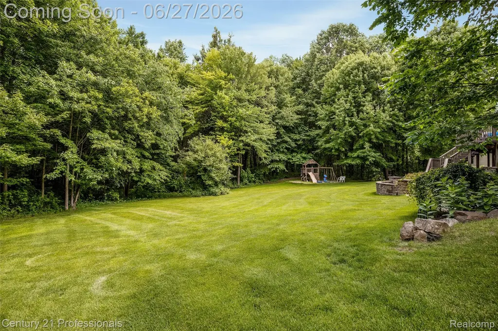8928 Wild Iris Court Springfield Charter Township MI 48350