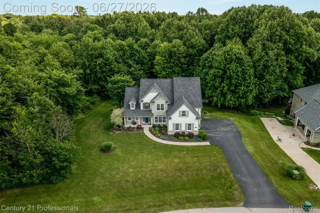 8928 Wild Iris Court Springfield Charter Township MI 48350