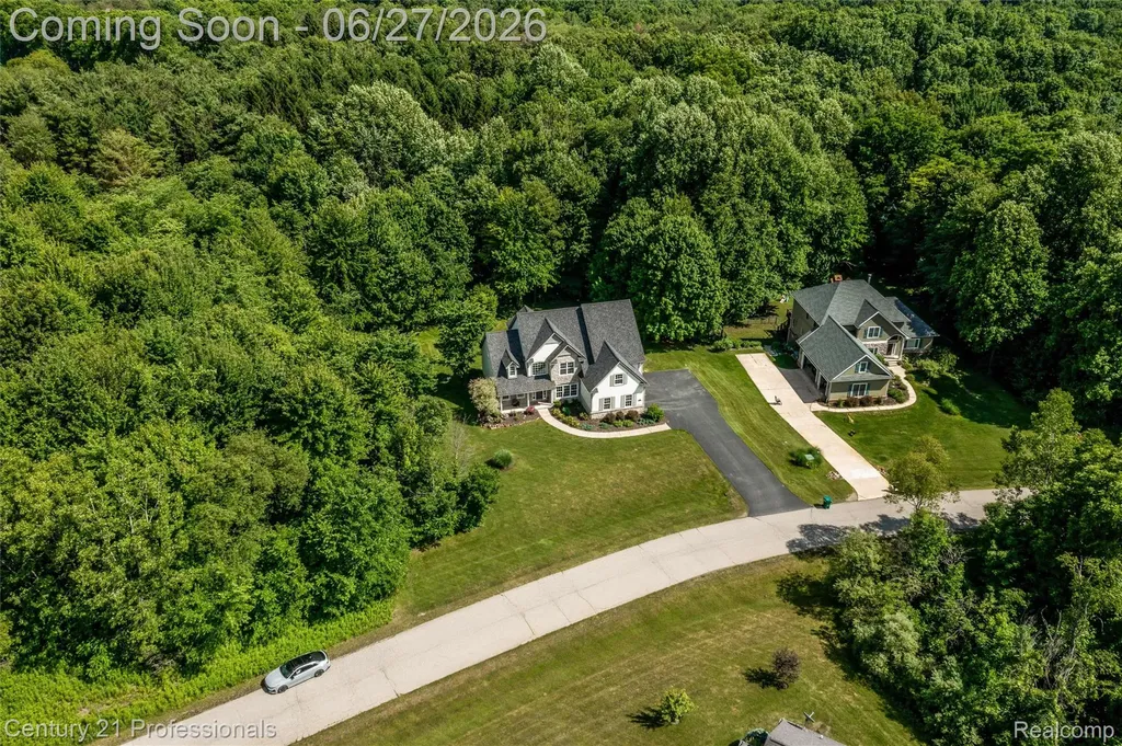 8928 Wild Iris Court Springfield Charter Township MI 48350