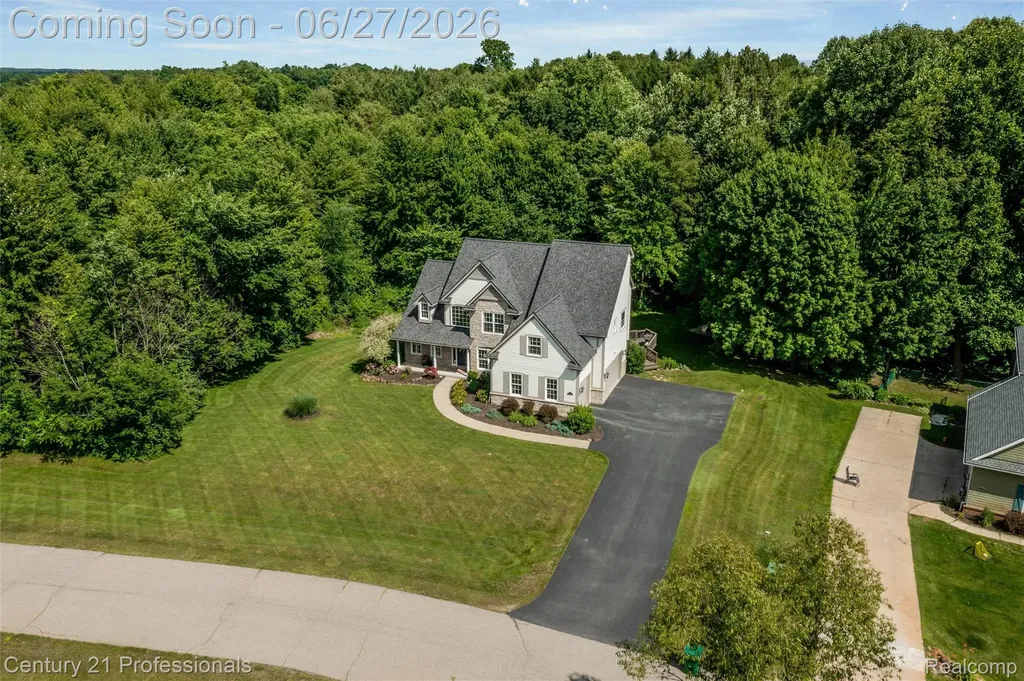 8928 Wild Iris Court Springfield Charter Township MI 48350