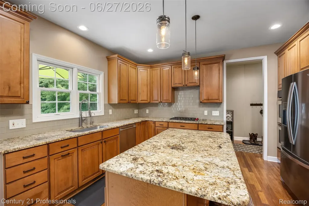 8928 Wild Iris Court Springfield Charter Township MI 48350