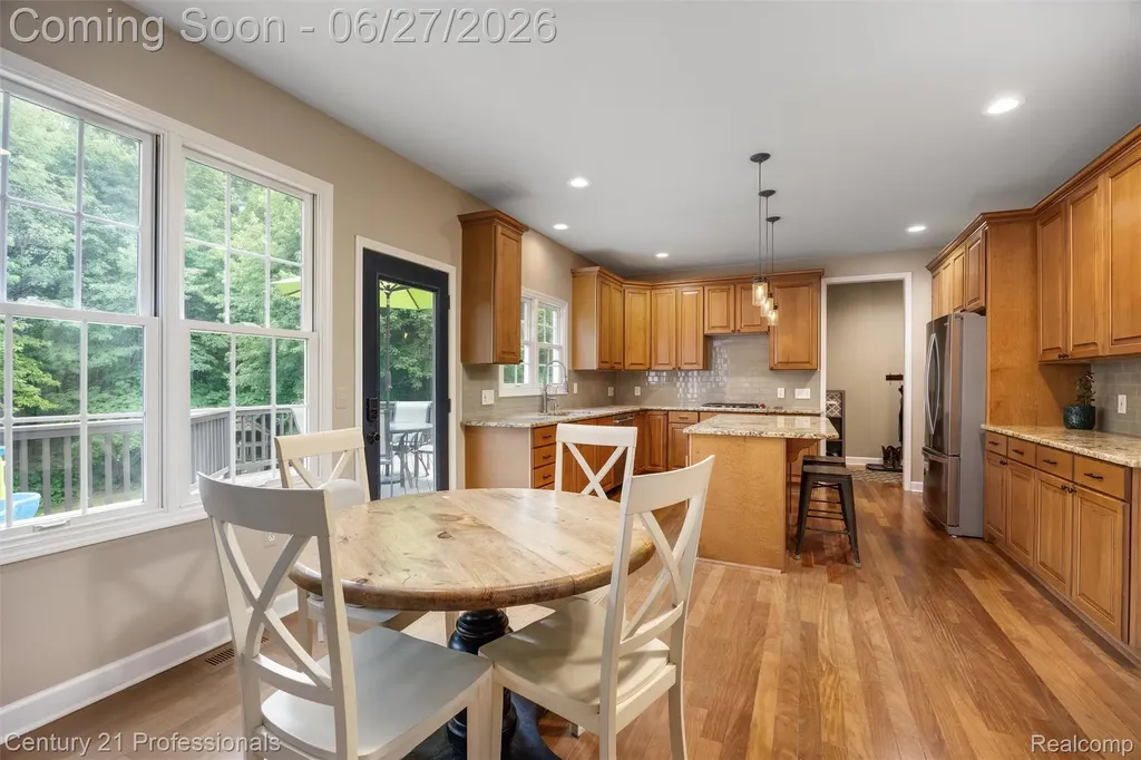 8928 Wild Iris Court Springfield Charter Township MI 48350