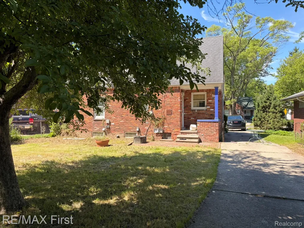 6334 Hereford Street Detroit City MI 48224