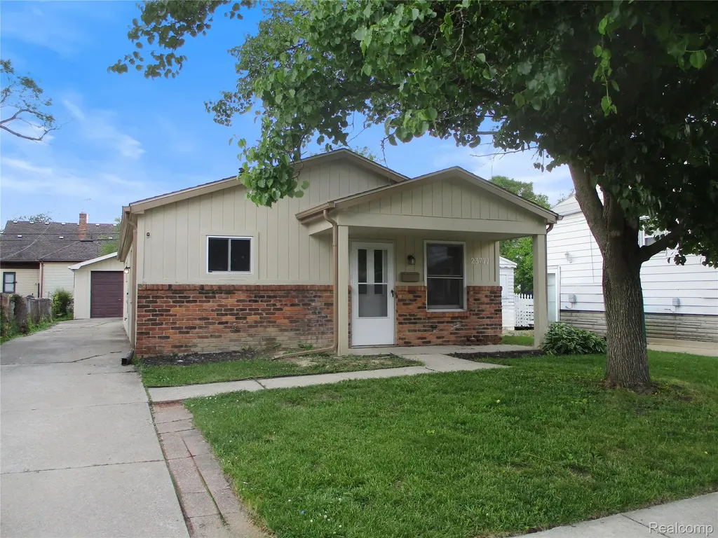 23777 Piper Avenue Eastpointe City MI 48021