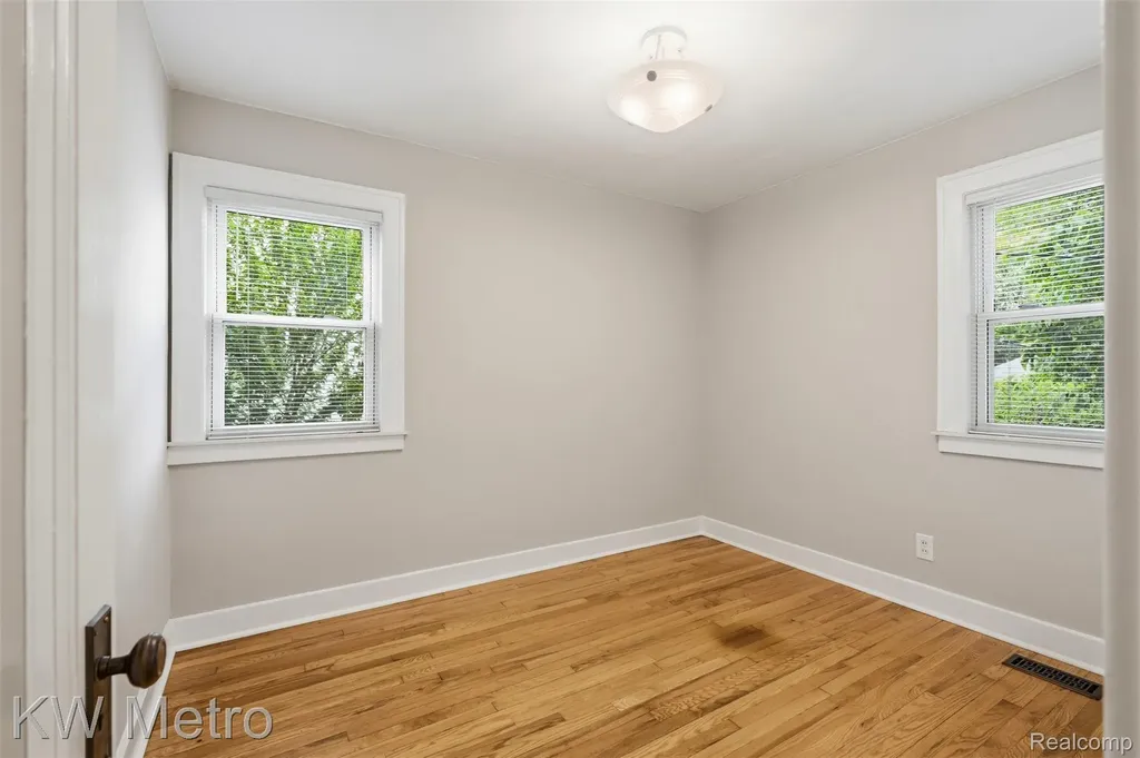 634 E Lewiston Avenue Ferndale City MI 48220