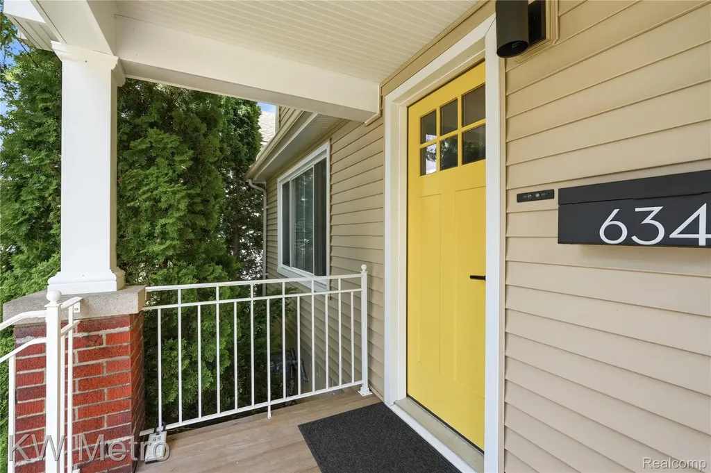 634 E Lewiston Avenue Ferndale City MI 48220