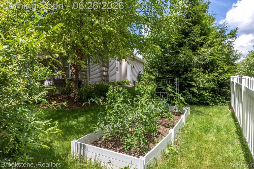 5017 Leyland Drive Independence Charter Township MI 48348