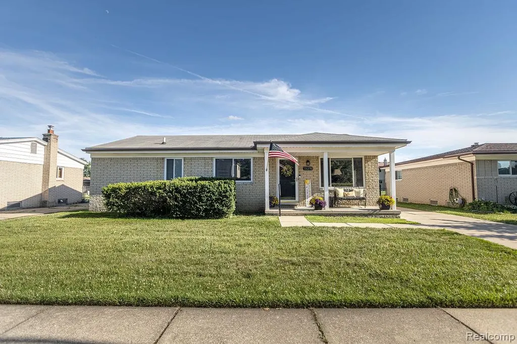15270 Cambridge Drive Fraser City MI 48026