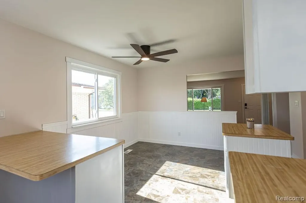 15270 Cambridge Drive Fraser City MI 48026
