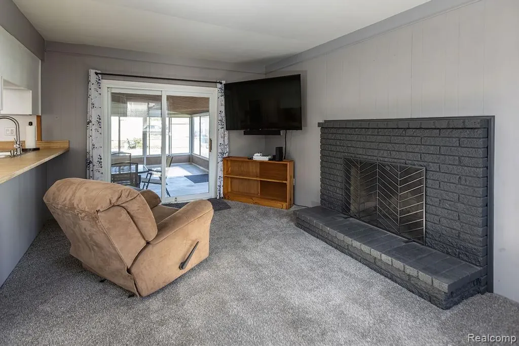 15270 Cambridge Drive Fraser City MI 48026