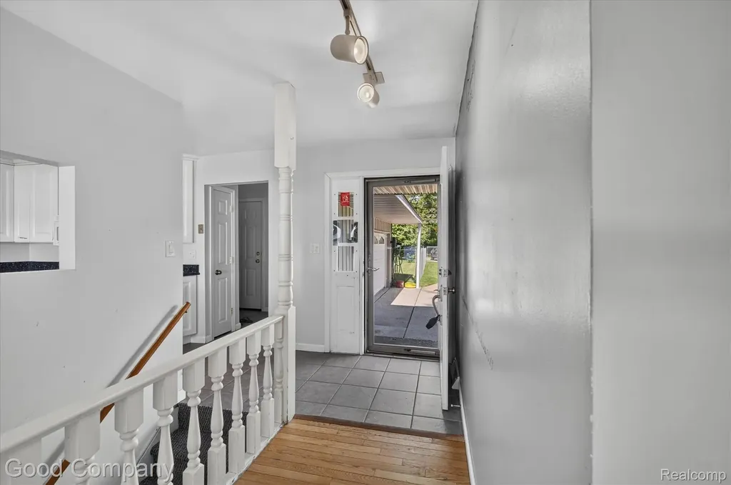 3161 Jackson Boulevard Highland Charter Township MI 48356