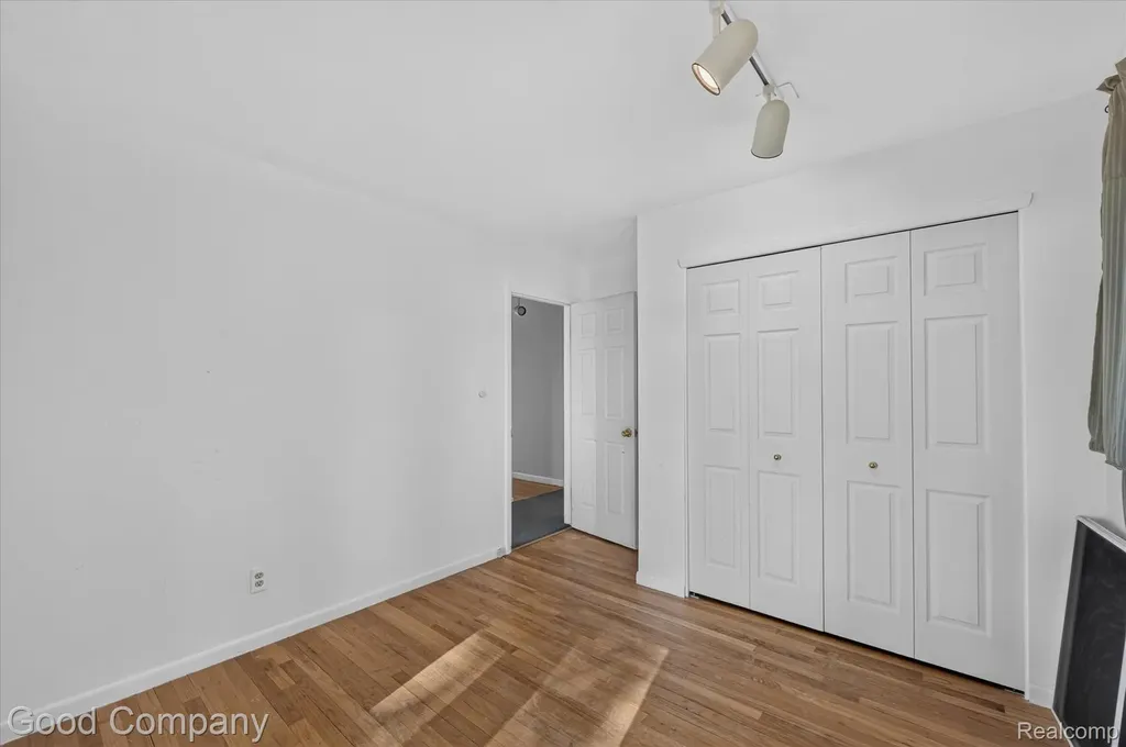 3161 Jackson Boulevard Highland Charter Township MI 48356