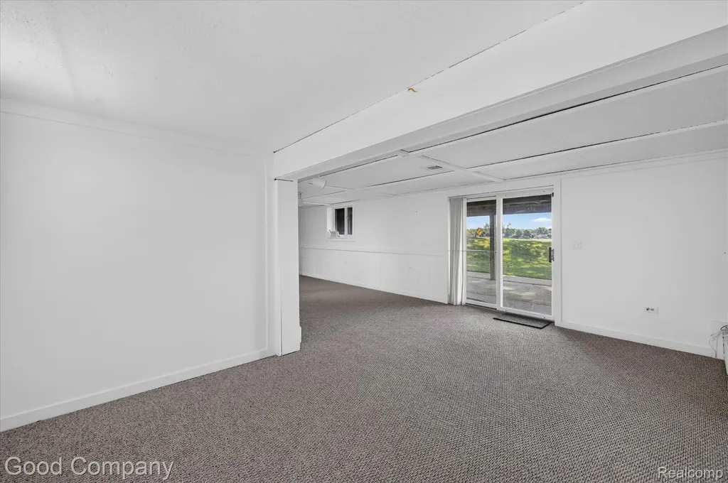 3161 Jackson Boulevard Highland Charter Township MI 48356