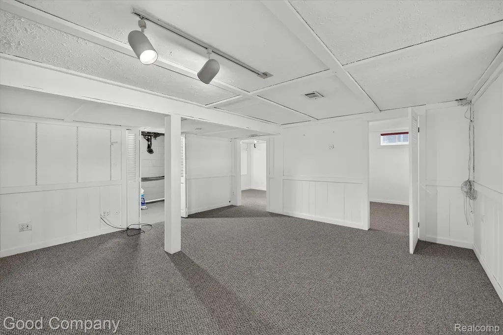 3161 Jackson Boulevard Highland Charter Township MI 48356