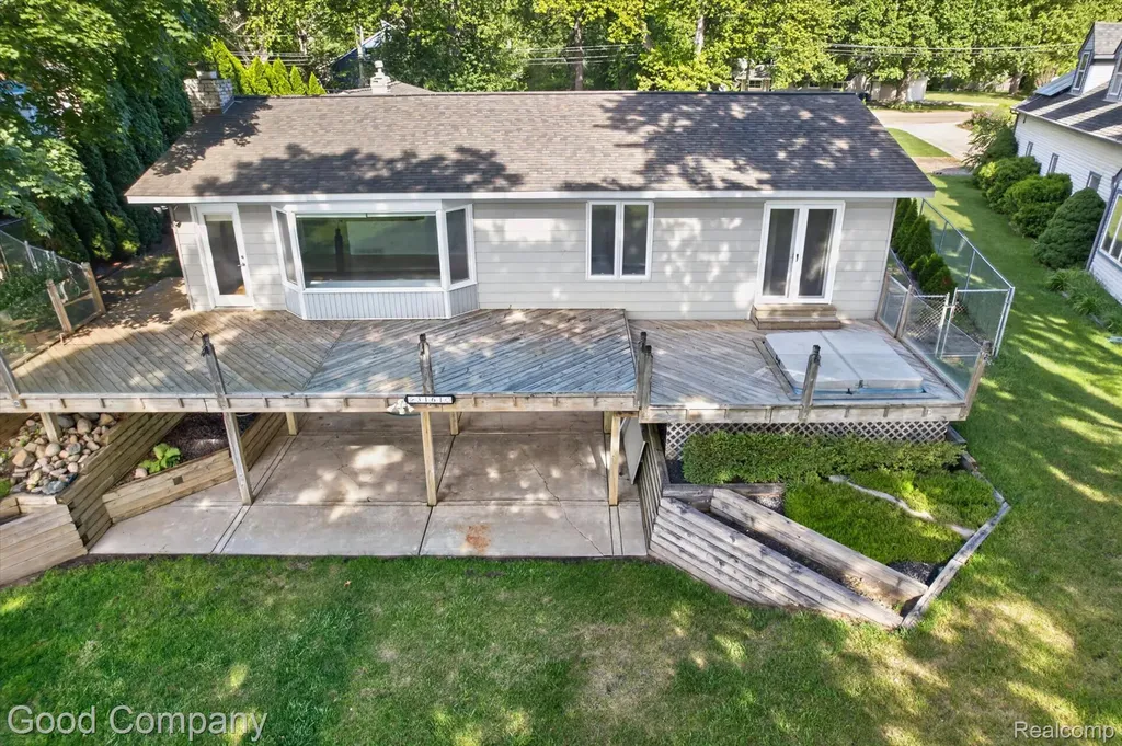 3161 Jackson Boulevard Highland Charter Township MI 48356