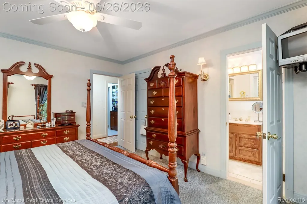 764 Harcourt Road Grosse Pointe Park City MI 48230