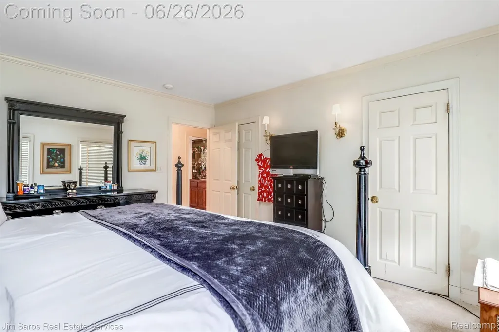 764 Harcourt Road Grosse Pointe Park City MI 48230
