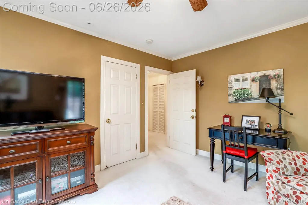 764 Harcourt Road Grosse Pointe Park City MI 48230