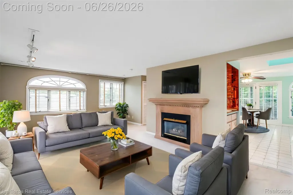 764 Harcourt Road Grosse Pointe Park City MI 48230