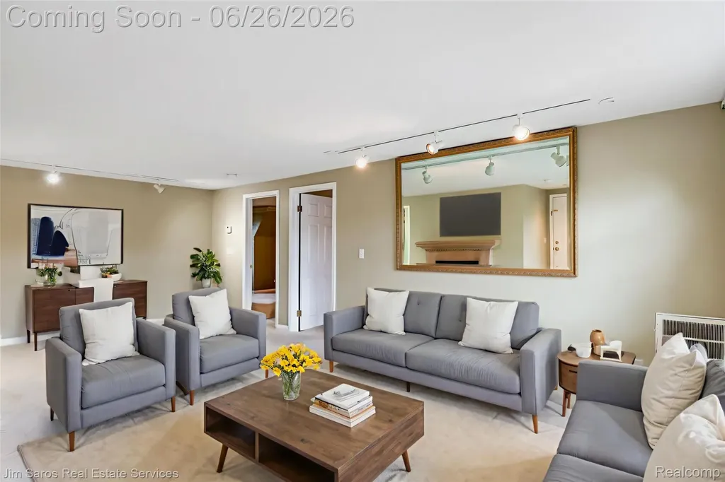 764 Harcourt Road Grosse Pointe Park City MI 48230