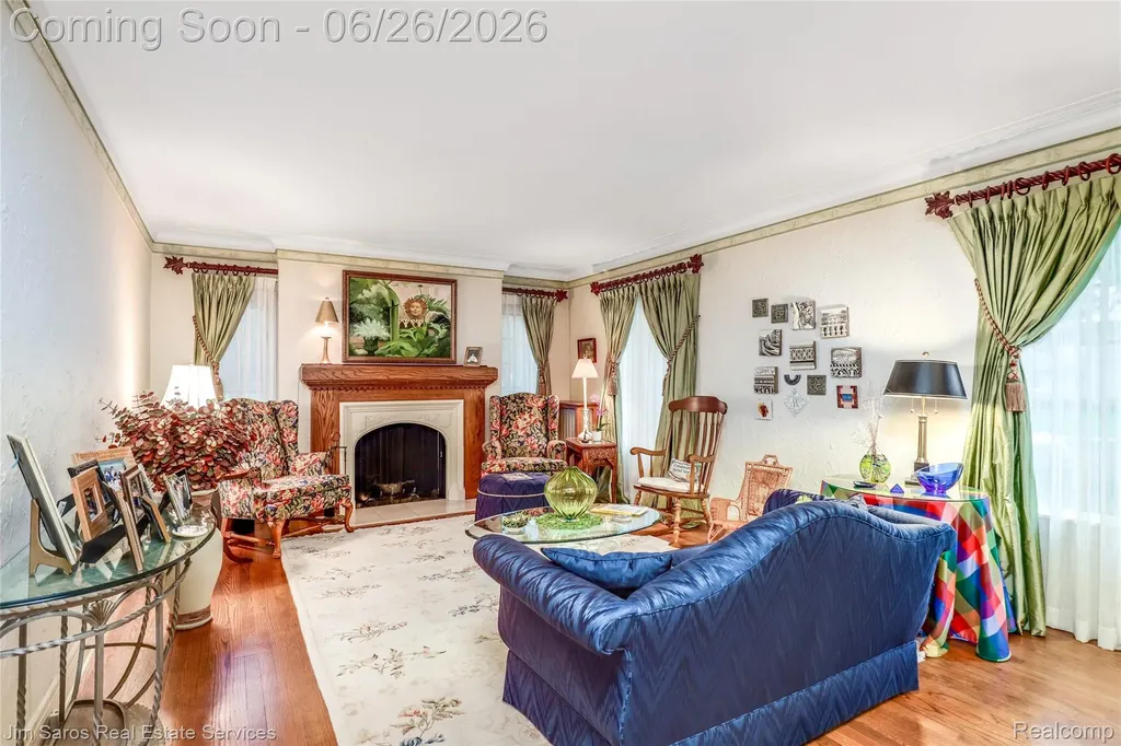 764 Harcourt Road Grosse Pointe Park City MI 48230