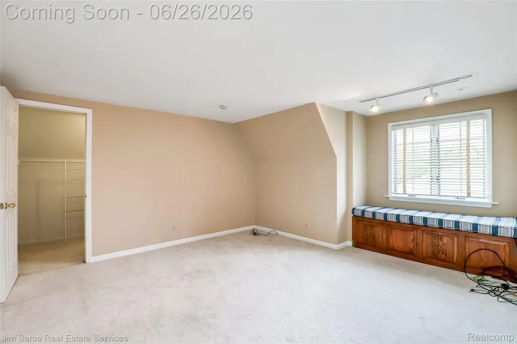 764 Harcourt Road Grosse Pointe Park City MI 48230